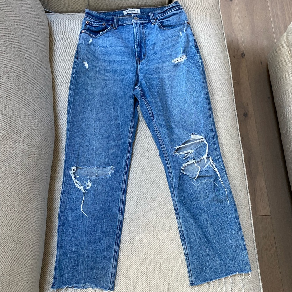 A&F Curve Love Ankle Straight High Rise Jeans